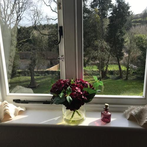 Coombe Lodge Farm House