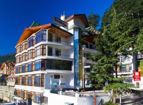 Hotel Broadways Inn, Manāli