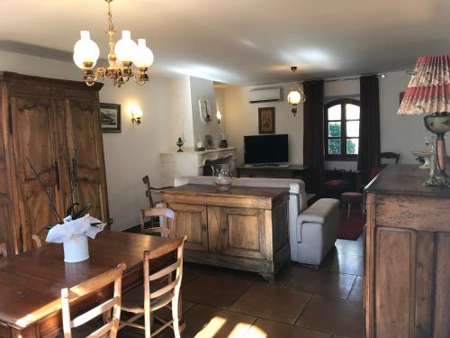 Létesítmények, La Clue/ le Jas du Ventoux in Plaisians