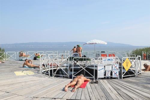 Beach, NaturExpert Mobilhazak-FKK Nudista Kemping Balatonbereny in Balatonlelle