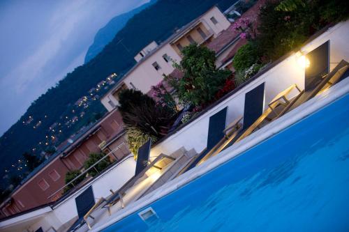 Regal Hotel - image 11
