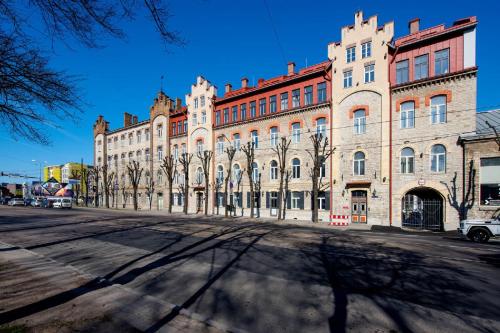 Entrance, Angleterre Apartments in Rotermann Quarter