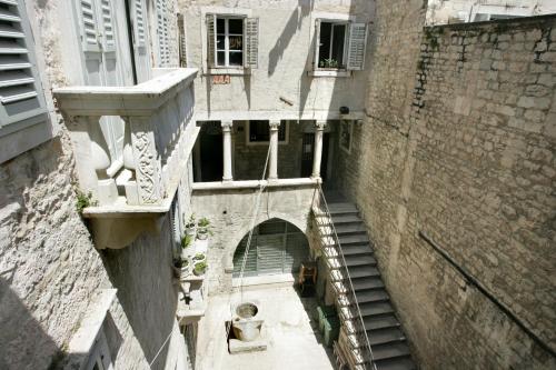 Palace Augubio, Split (photo 11)
