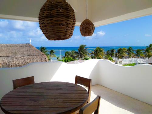 ระเบียง/ชานเรือน, 40 Canones in มาอาอูอัล