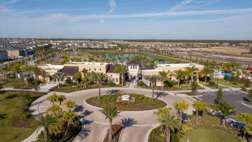 Luxurious 6 Bd Single Family Home Close to Disney 1861 - image 6