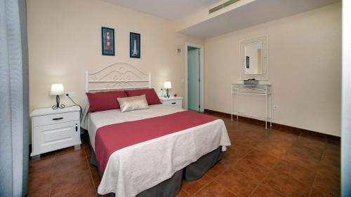 Leo Islamar - image 9