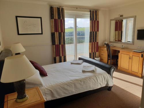 Hotel California The 3-star Hotel California offers comfort and convenience whether youre on business or holiday in Newquay. The hotel offers a wide range of amenities and perks to ensure you have a great time. Servi