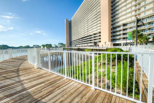 Laketown Wharf 535 By ZIA VR - image 8