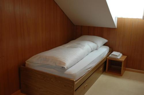 Single room, shared bathroom