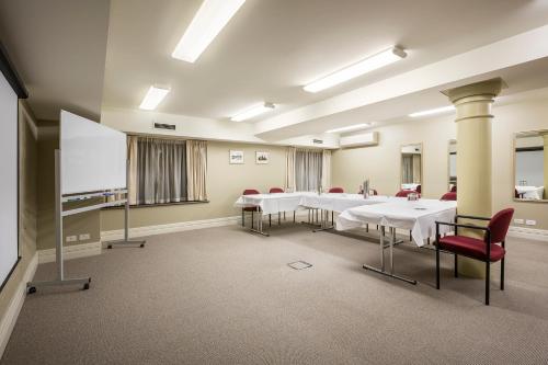 Launceston Central Apartment Hotel Official