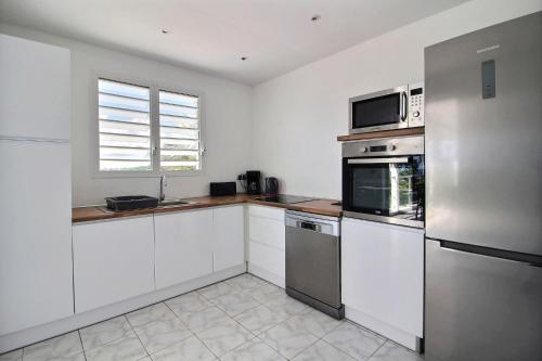 Villa Thomana, piscine, vue mer et plage à 100 m ! (Villa Thomana, piscine, vue mer et plage a 100 m !) in Λε Μούλ