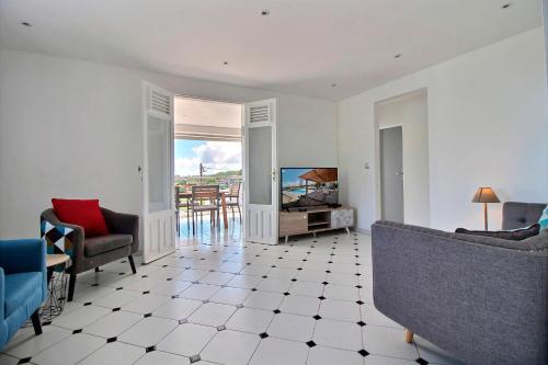 Villa Thomana, piscine, vue mer et plage à 100 m ! (Villa Thomana, piscine, vue mer et plage a 100 m !) in Λε Μούλ