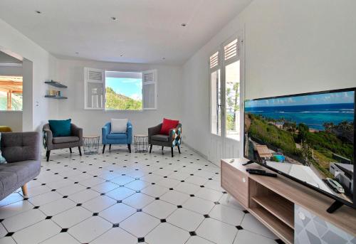 Villa Thomana, piscine, vue mer et plage à 100 m ! (Villa Thomana, piscine, vue mer et plage a 100 m !) in Λε Μούλ