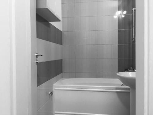 ELI Luxury Studio - image 2