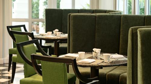 181932566 Mövenpick Myth Hotel Patong Phuket