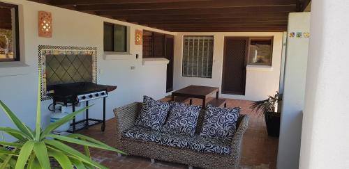 Kalbarri Red Bluff Tourist Park Wittcarra Beach House is a popular choice amongst travelers in Kalbarri, whether exploring or just passing through. The property offers a wide range of amenities and perks to ensure you have a great t