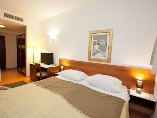 Budget Quadruple Room image 4