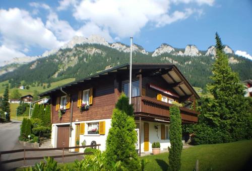Зовнішній вигляд готелю, Free Spirit Chalet in Флулі