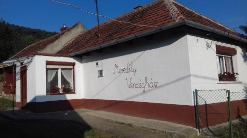  Meredély vendégház in Golop