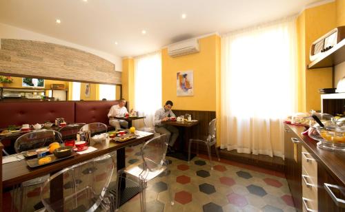 Hotel Panizza - image 10