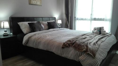  Elegant Bright Private Room Next To River Tejo in Arrentela