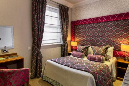 Ringwood Hall Hotel & Spa The 3-star Ringwood Hall Hotel offers comfort and convenience whether youre on business or holiday in Chesterfield. The property features a wide range of facilities to make your stay a pleasant exper