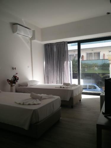 New York Hotel - image 5