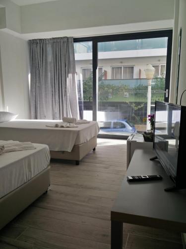 New York Hotel - image 4