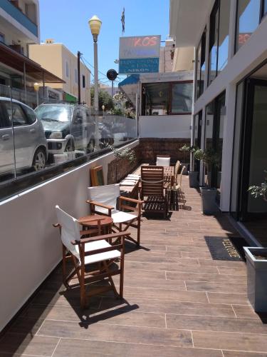 New York Hotel - image 7