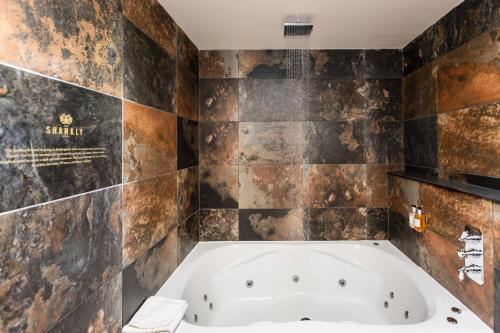 The Shankly Hotel, Liverpool (photo 3)