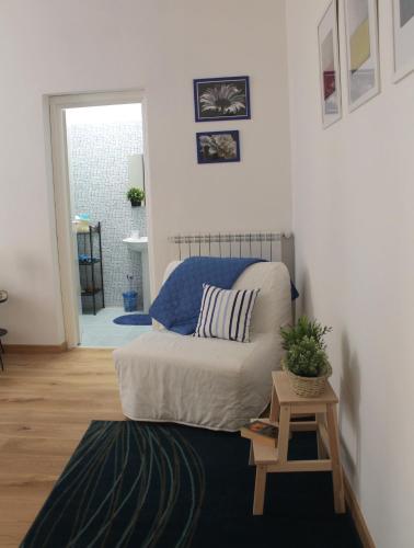 Home 103 - image 11