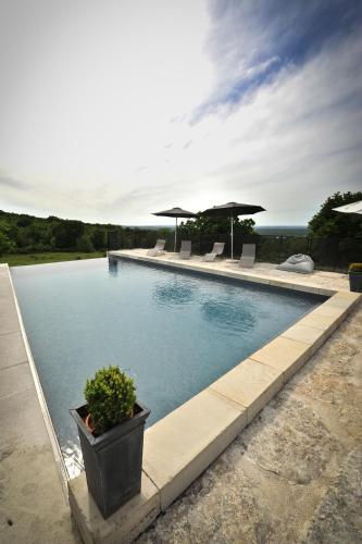 Piscina, Gite 8 pers du Chateau de Cantecor in Gramat