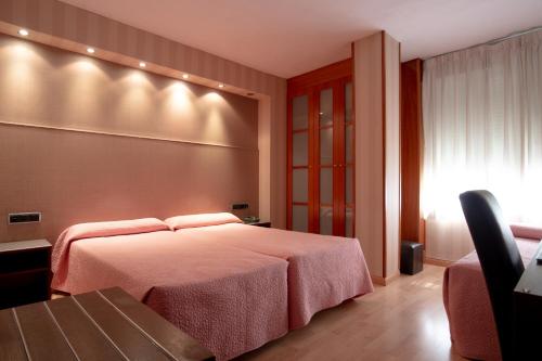 3 twin beds