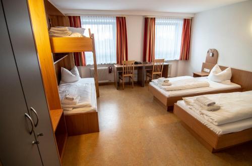 Ausbildungshotel St. Theresia, Mnichov (fotografie 9)
