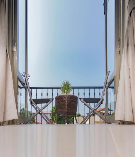 Balcony/terrace, Hive 68 - Hotel and Resorts (Negombo) in Negombo