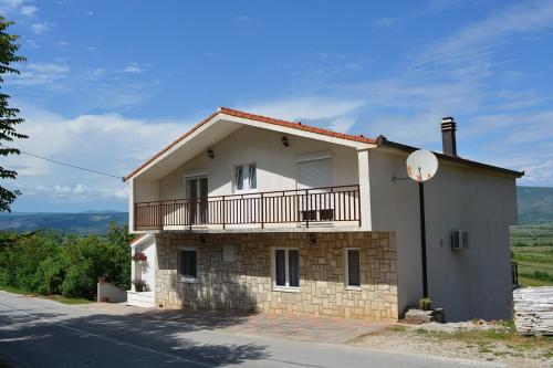  Holiday home Ljubičić in Vodanovići