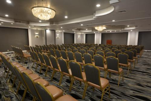 Adria Hotel And Conference Center