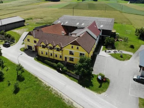 Kindererlebnis- und Biobauernhof Hipp-Bruckner in Wörnharts, Österreich
