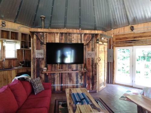 The Mountaineer - Rustic Mountain Yurt in Genoa, USA