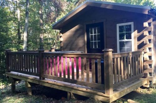 The Riverside - An Amish Built Log Cabin