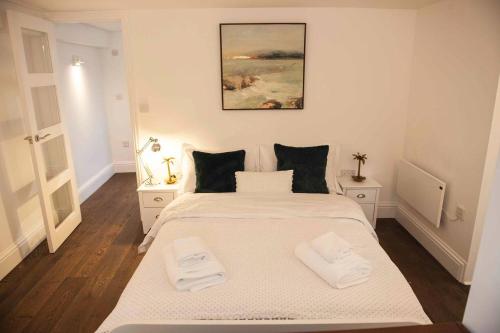 Silver View-Spa Hot Tub-Beautiful Sea Views-Free Parking- Central Lyme Regis