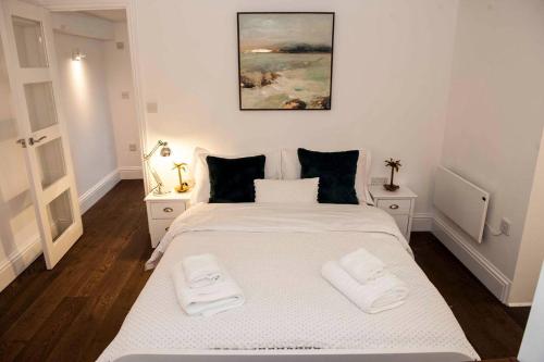 Silver View-Spa Hot Tub-Beautiful Sea Views-Free Parking- Central Lyme Regis