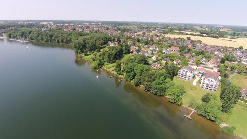 Penthouse-Suite am Plöner See - image 8