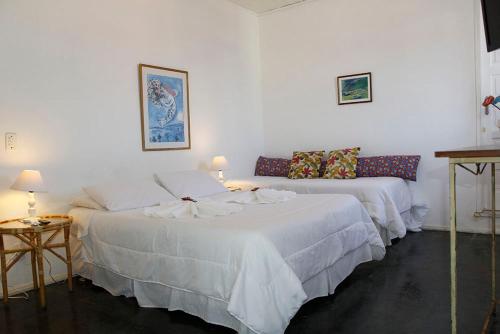 1 double bed, 1 twin bed