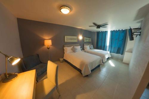 1 king bed, 2 sofa beds