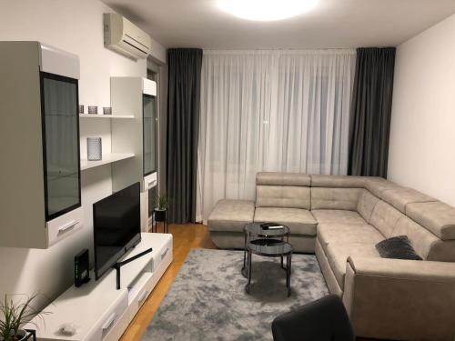 Apartment Queen