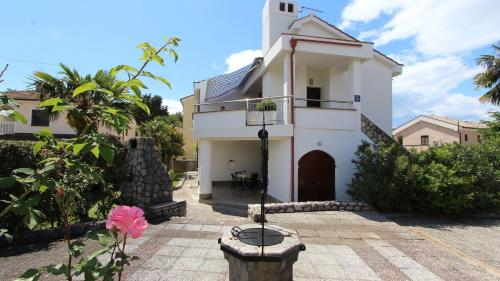  One-Bedroom Apartment in Malinska II, Ferienwohnung in Porat