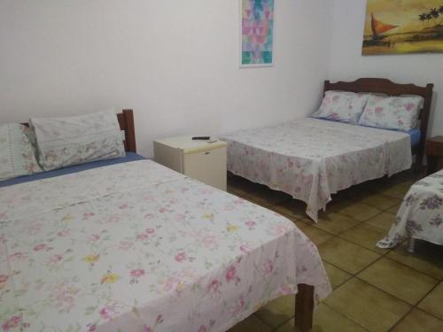 2 double beds, 1 twin bed