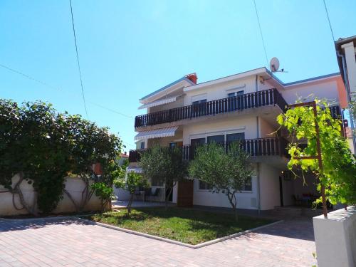  Apartment in Zadar/Zadar Riviera 7845, Unterkunft in Smirić