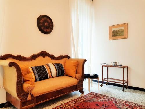 Medieval Pieve, holiday home with garden, WiFi & parking